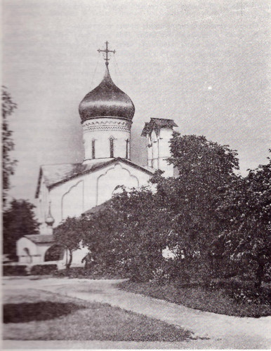 Церковь Николы на Усохе с видом на часовню