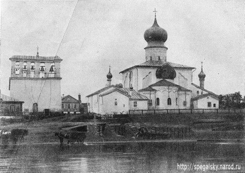 Церковь Успения Пароменская и ее звонница. Восточный фасад.
1444 год.