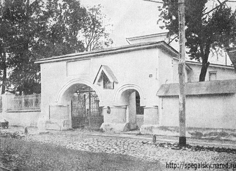Ворота церкви Козьмы и Дамиана с Примостья.