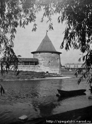 Башня у Нижних решеток со стороны Запсковья