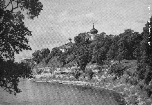 Снетогорский монастырь. Вид с реки Великой.
