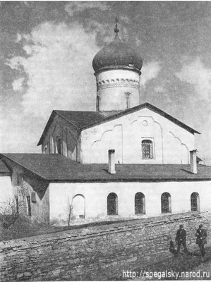 Церковь Козьмы и Дамиана с Примостья - памятник архитектуры XV века.
