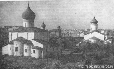 Церкви Василия на Горке и Николы со Усохи.
