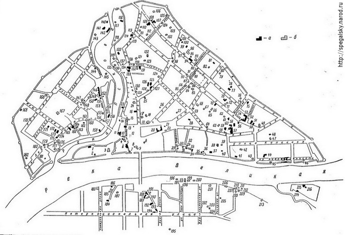 Рис.126. План города Пскова с указанием каменных гражданских зданий XVI - XVII веков